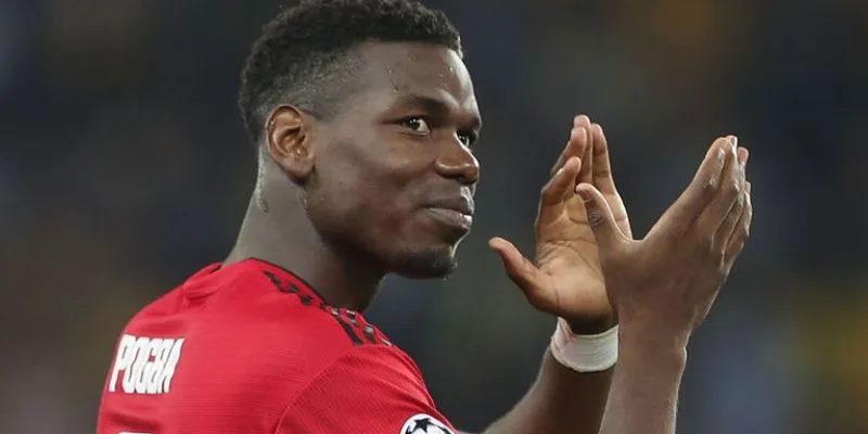 Tương lai bất định của cầu thủ bóng đá Paul Pogba