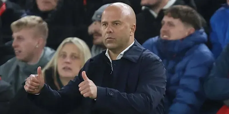 HLV Arne Slot khẳng định rằng khi Alisson trở lại, anh sẽ chiếm lại vị trí chính thức